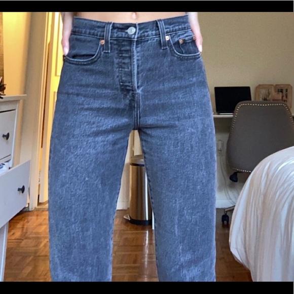 Dark Wash Wedgie Fit Levi Jeans!! - Picture 4 of 5